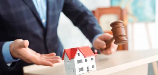 Co z hipoteką po licytacji komorniczej? Zobacz, co musisz wiedzieć