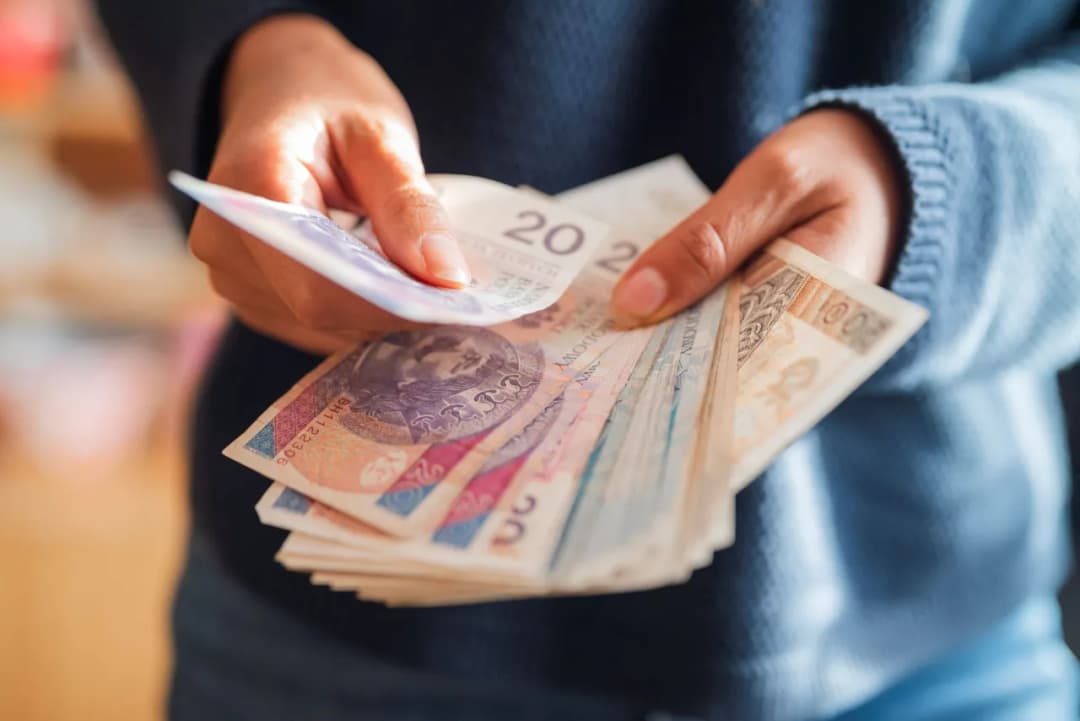 Wniosek 800 plus 2025: Jak złożyć i nie stracić wypłat?